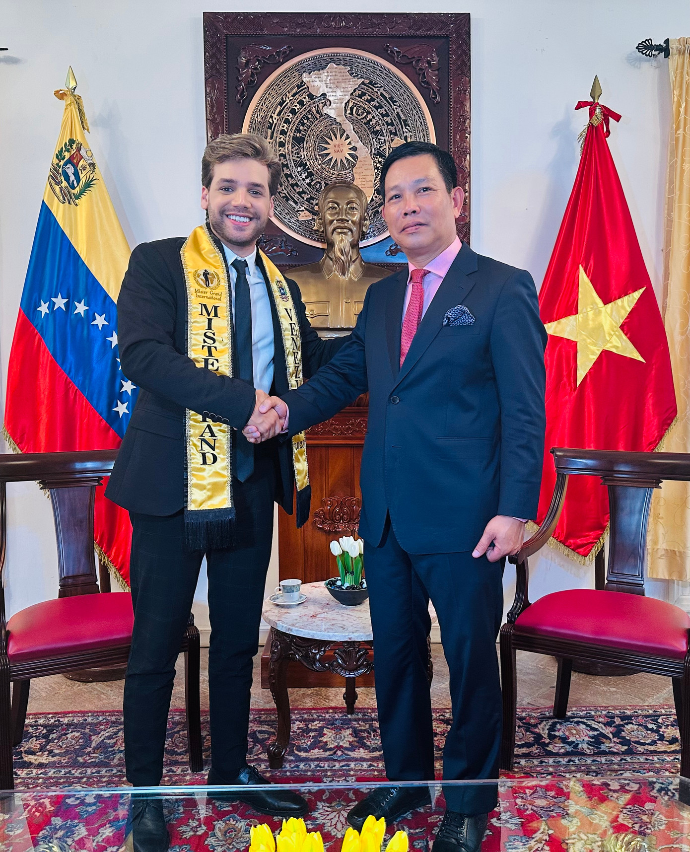 Mister Grand Venezuela 2023 thăm Đại sứ quán Việt Nam tại Venezuela.