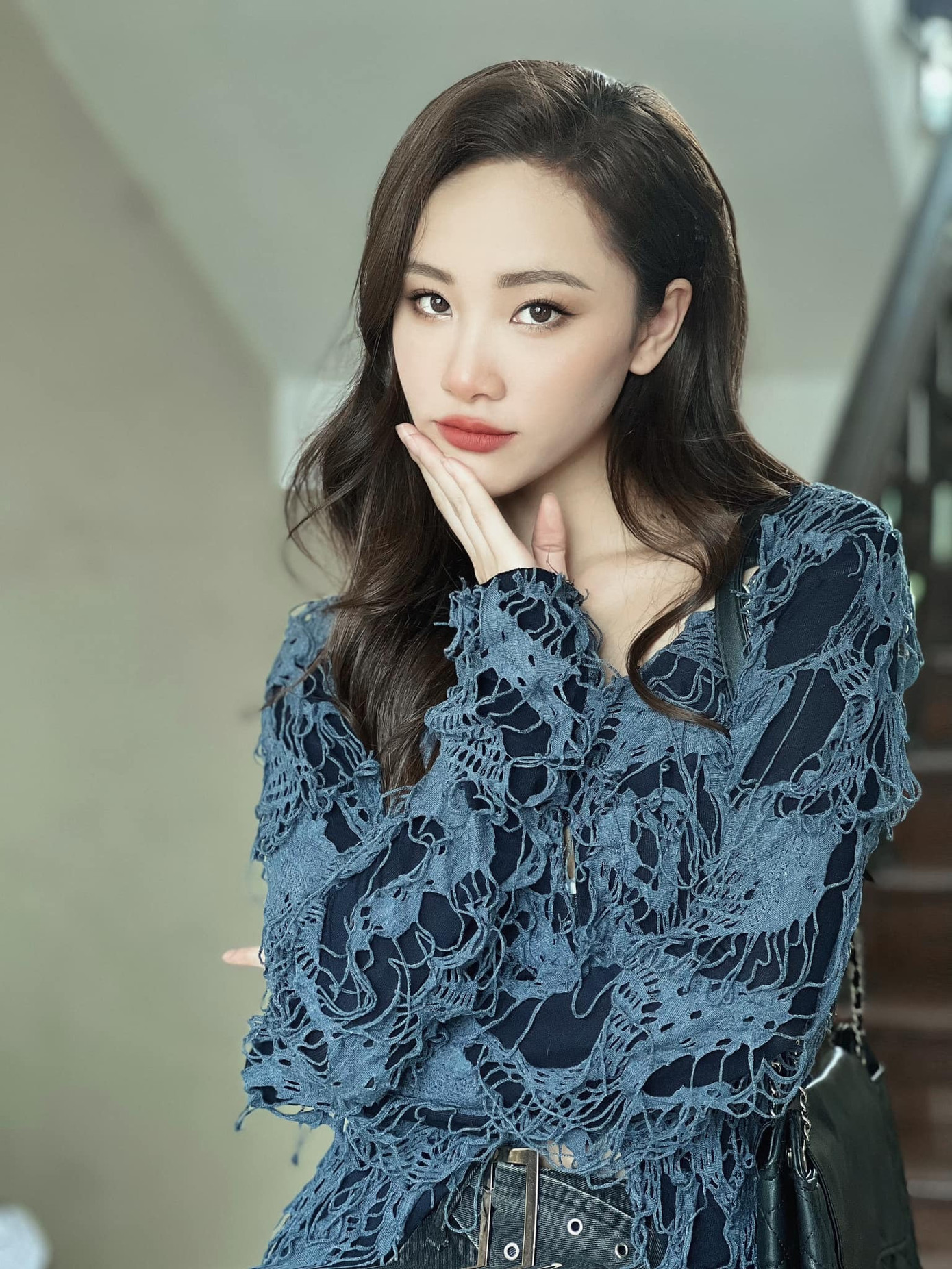 Món quà của cha đang phát sóng giờ vàng VTV quy tụ nhiều diễn viên trẻ tuổi, mới lạ khiến khán giả hứng thú. Vai Yến do Mai Huê thể hiện được người xem có phản ứng tích cực vì diễn xuất tốt,hợp vai.