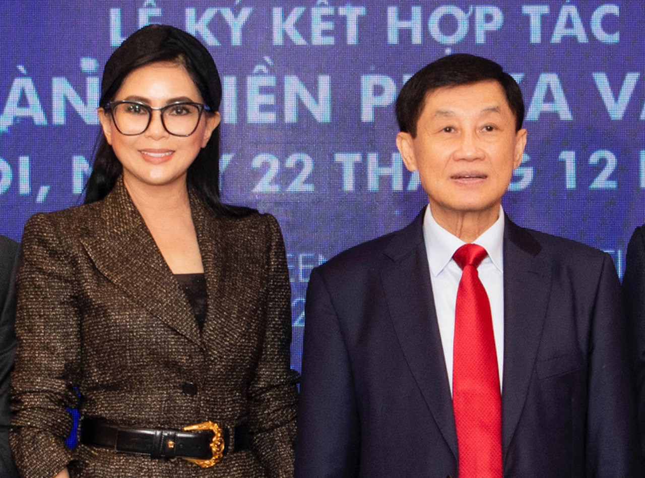 Vợ chồng ông Johnathan Hạnh Nguyễn (Ảnh:D.Khánh) Vợ chồng ông Johnathan Hạnh Nguyễn (Ảnh:D.Khánh)