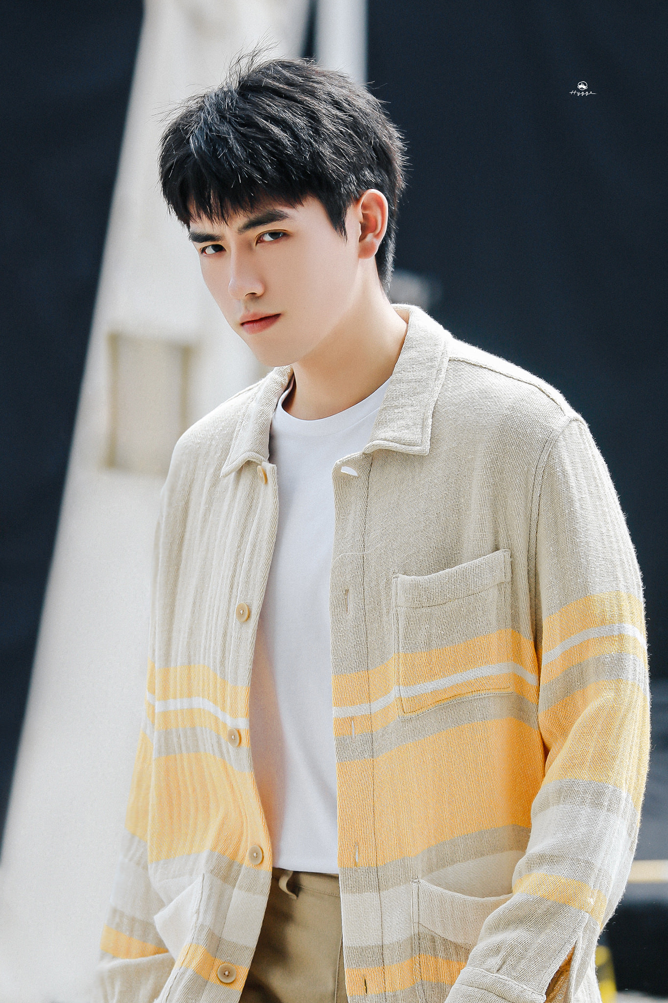 Trước lùm xùm, nam diễn viên đang hứng chịu nhiều chỉ trích, không ít người mỉa mai anh giống Ngô Diệc Phàm. Trong khi đó, người hâm mộ của Trần Phi Vũ lo sợ vụ việc ảnh hưởng nghiêm trọng đến sự nghiệp và con đường thăng tiến của anh. Trước lùm xùm, nam diễn viên đang hứng chịu nhiều chỉ trích, không ít người mỉa mai anh giống Ngô Diệc Phàm. Trong khi đó, người hâm mộ của Trần Phi Vũ lo sợ vụ việc ảnh hưởng nghiêm trọng đến sự nghiệp và con đường thăng tiến của anh.