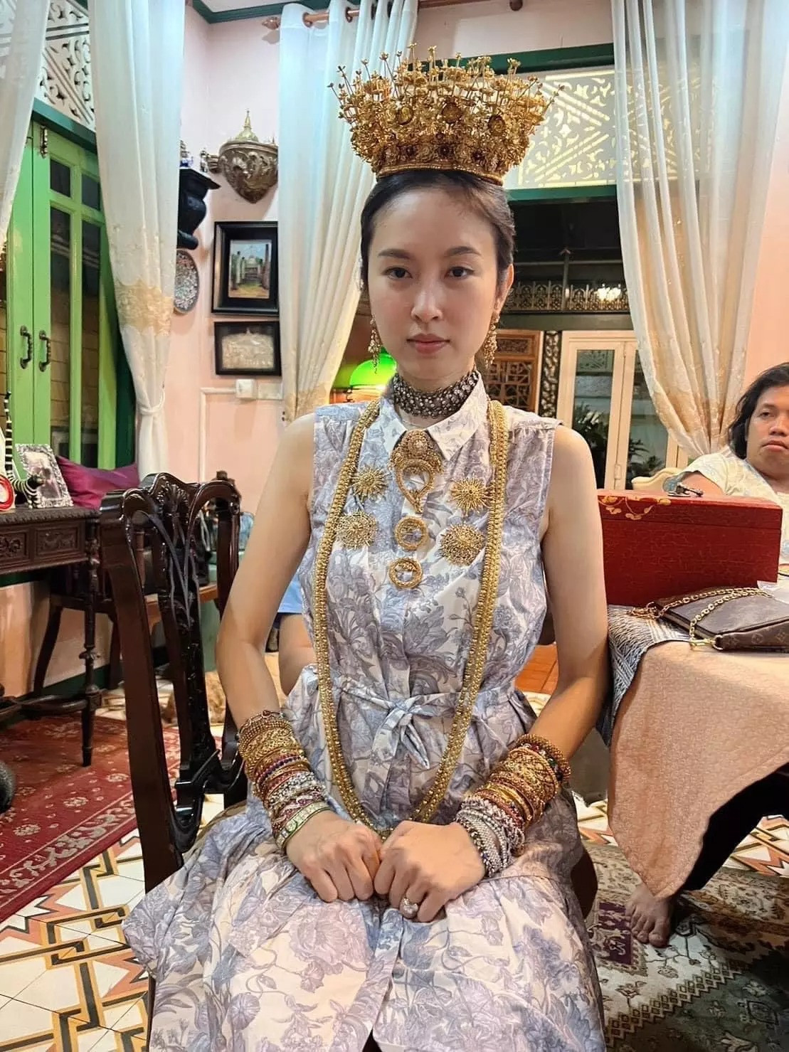 Vương miện vàng của Nong Poy.