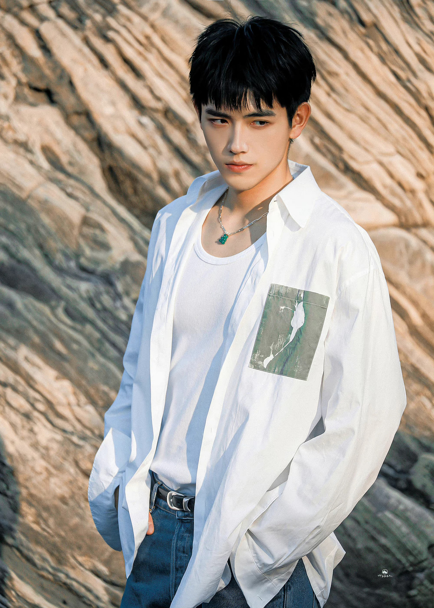 Sao nam gen Z được khen ngợi ngũ quan sắc bén, ánh mắt thâm tình, mang nét thanh thuần hợp với những bộ phim thanh xuân. Trần Phi Vũ được kỳ vọng trở thành tên tuổi hàng đầu của showbiz Hoa ngữ. Sao nam gen Z được khen ngợi ngũ quan sắc bén, ánh mắt thâm tình, mang nét thanh thuần hợp với những bộ phim thanh xuân. Trần Phi Vũ được kỳ vọng trở thành tên tuổi hàng đầu của showbiz Hoa ngữ.