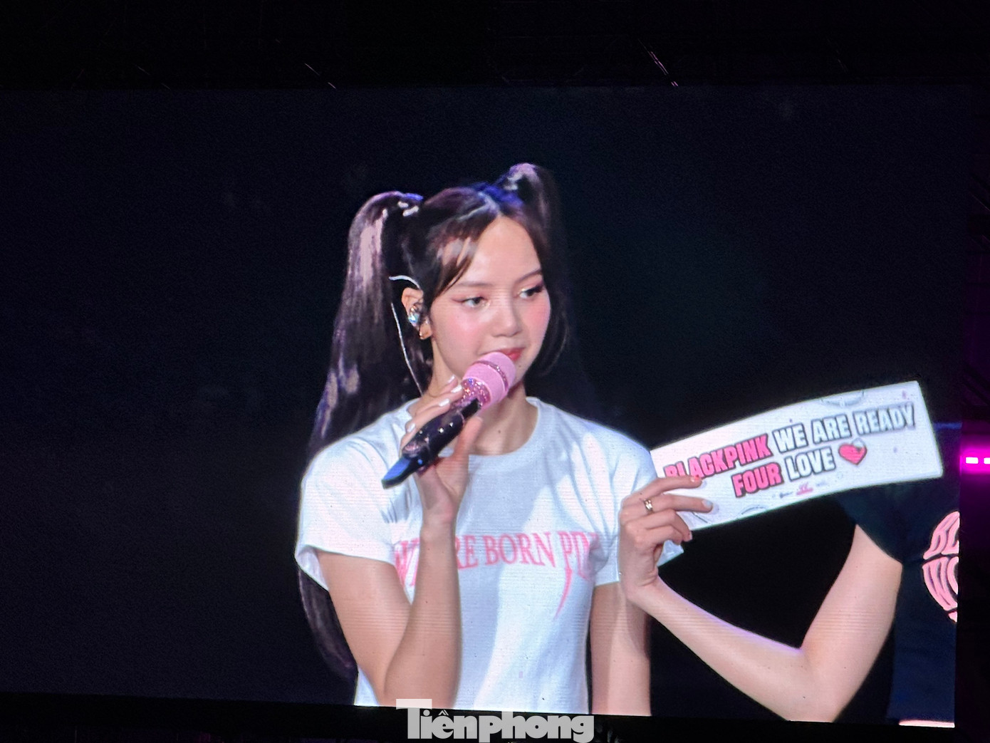 Những hình ảnh trong đêm diễn ngày 1 của BlackPink tại Mỹ Đình. Những hình ảnh trong đêm diễn ngày 1 của BlackPink tại Mỹ Đình.