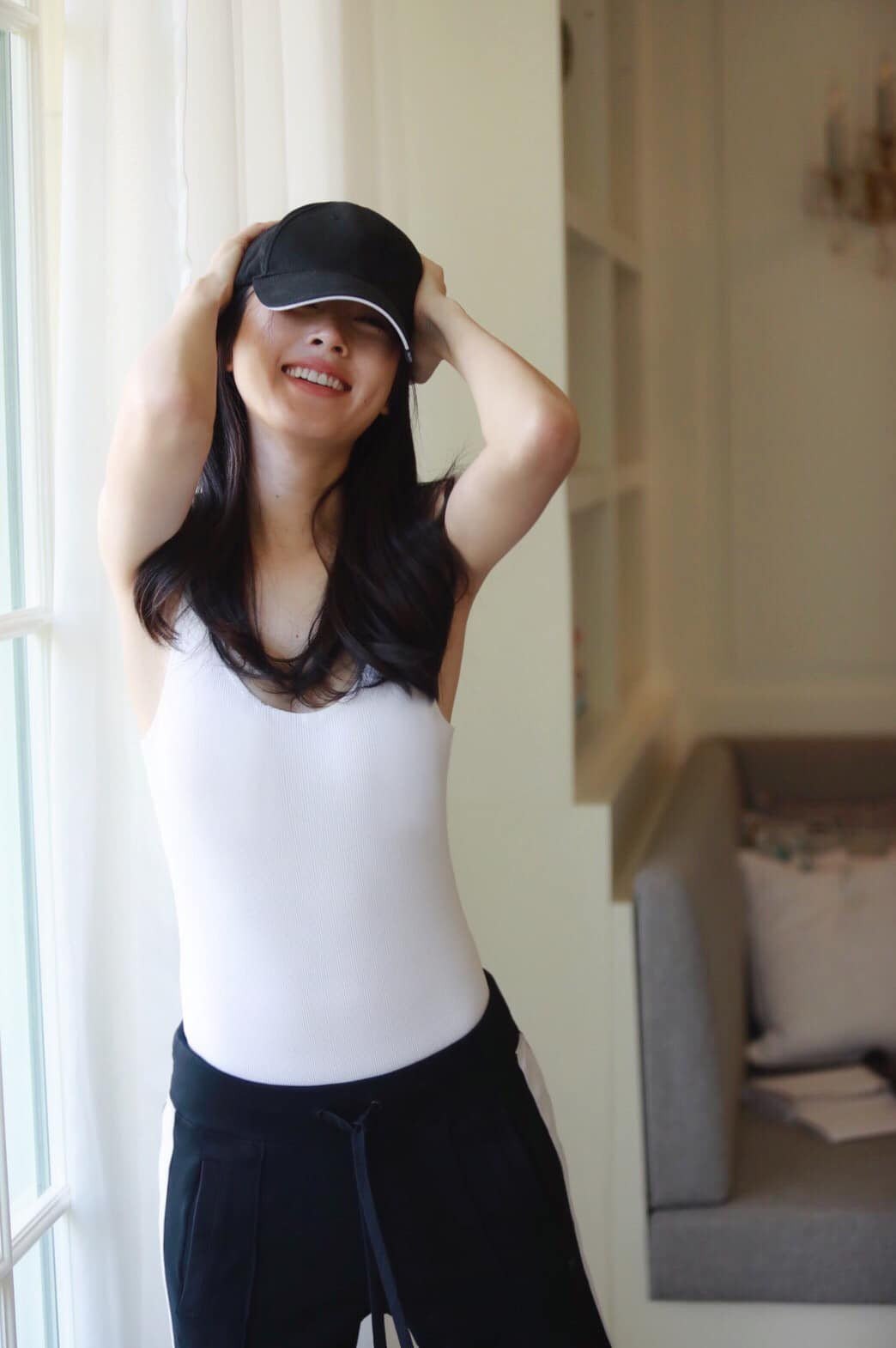 Sau 17 năm phẫu thuật chuyển giới, Nong Poy ở tuổi 36 vẫn duy trì được sắc vóc tươi tắn, gợi cảm như thời điểm mới đăng quang hoa hậu. Cô dành nhiều thời gian hơn cho bản thân và gia đình. Người đẹp yêu thích các môn thể thao vận động, kết hợp tập luyện gym, pilates… để cơ thể dẻo dai, khỏe khoắn.