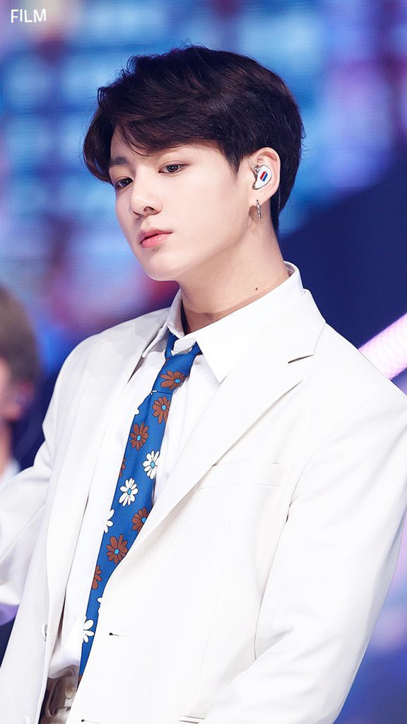 Han So Hee là nữ chính trong MV solo của Jungkook (BTS). Ảnh: Twitter. Han So Hee là nữ chính trong MV solo của Jungkook (BTS). Ảnh: Twitter.