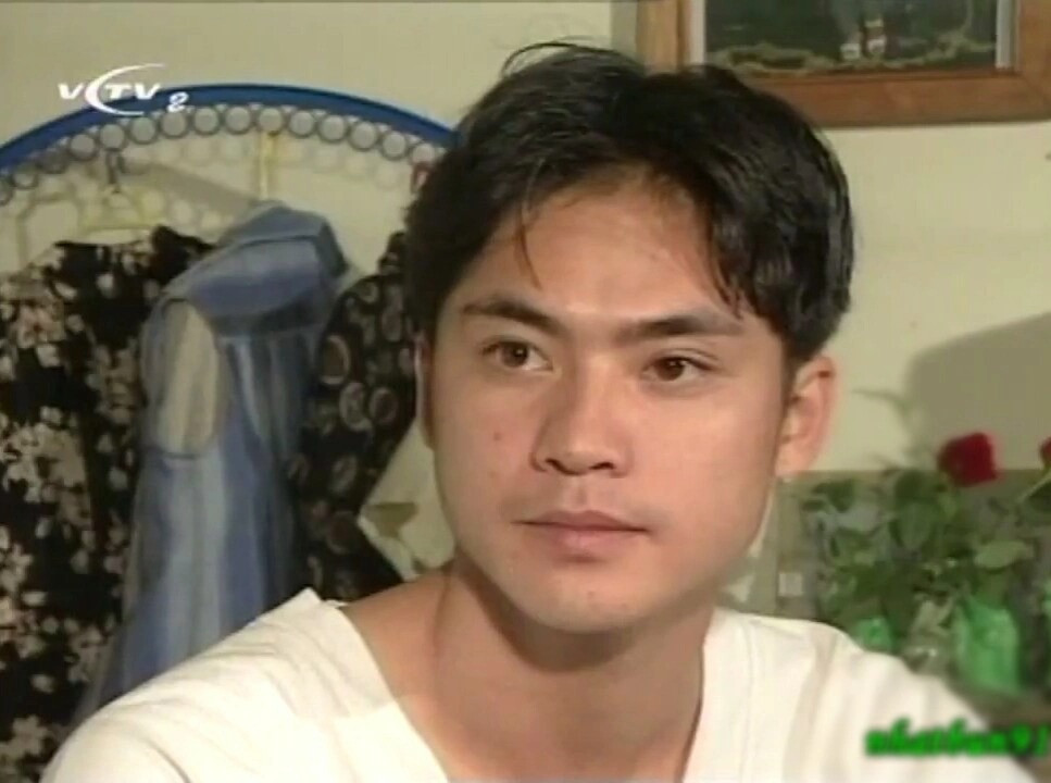 Lê Vũ Long trở thành cái tên hot nhờ vai Phong với vẻ ngoài nam thần. Ảnh: MXH.