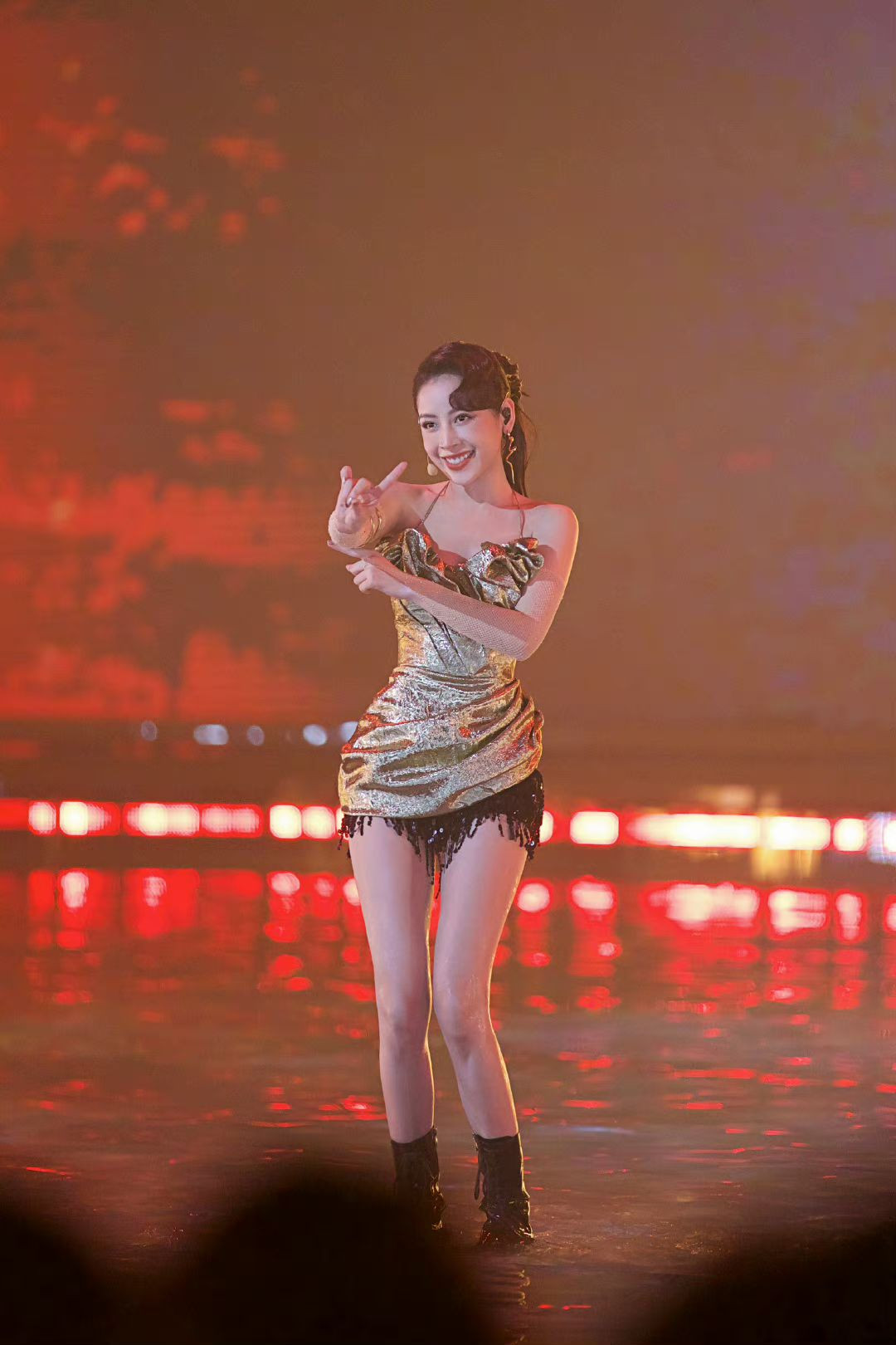 Hình ảnh của Chi Pu trong tập công diễn 2 show Đạp gió 2023. Ảnh: Weibo.