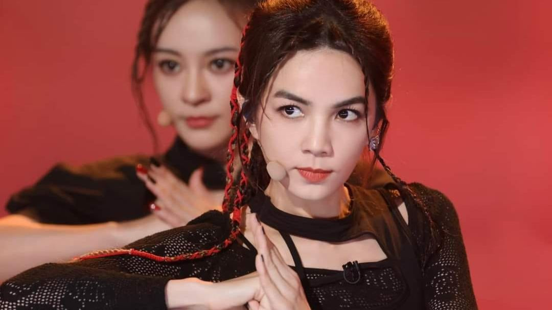 Ella (Trần Gia Hoa). Ella (Trần Gia Hoa).