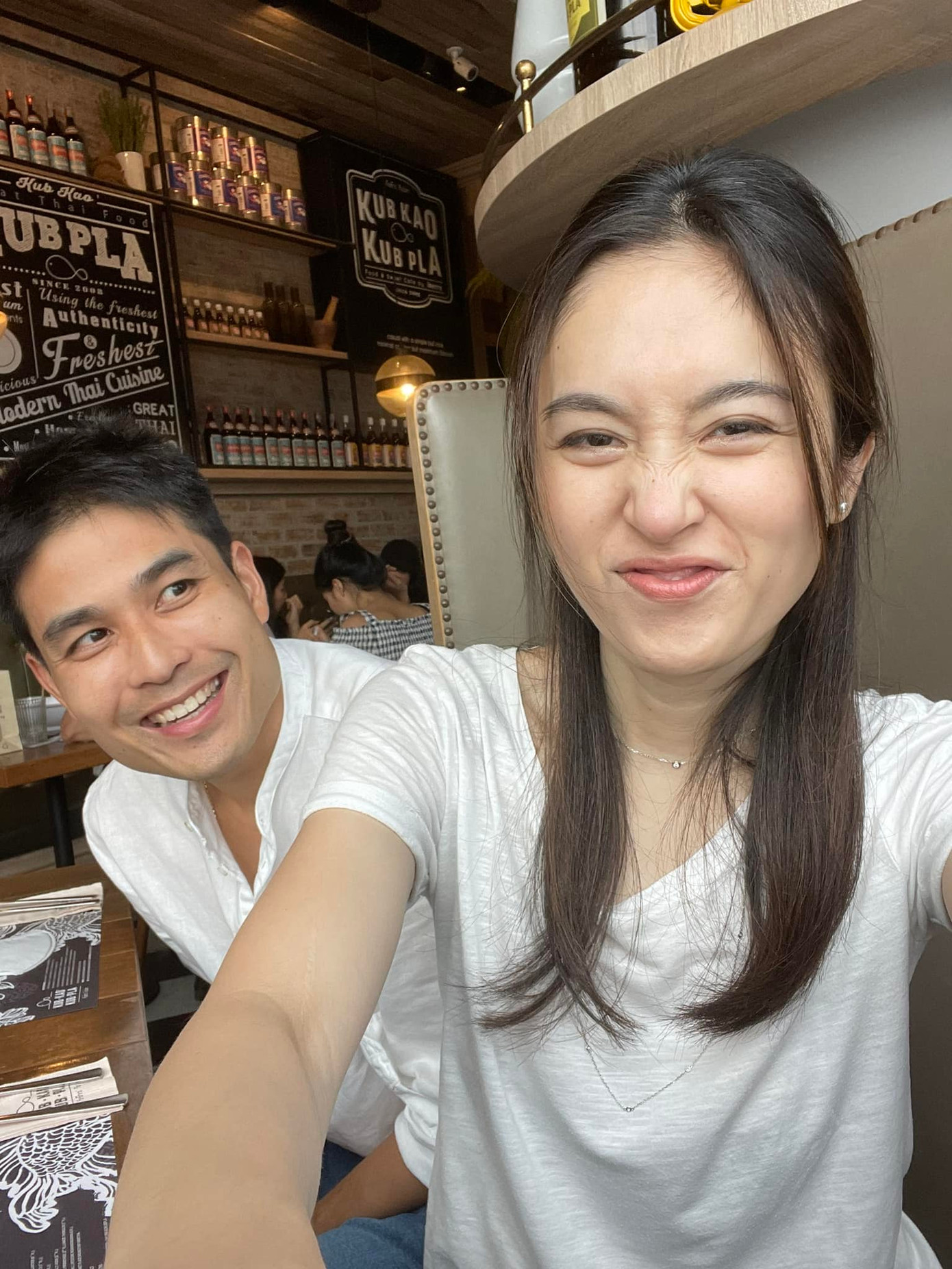 Sau khi bắt đầu mối quan hệ tình cảm với Nong Poy, đôi bên đều không giấu giếm, chia sẻ nhiều khoảnh khắc tình cảm hay những chuyến du lịch cùng nhau. Sau khi bắt đầu mối quan hệ tình cảm với Nong Poy, đôi bên đều không giấu giếm, chia sẻ nhiều khoảnh khắc tình cảm hay những chuyến du lịch cùng nhau.