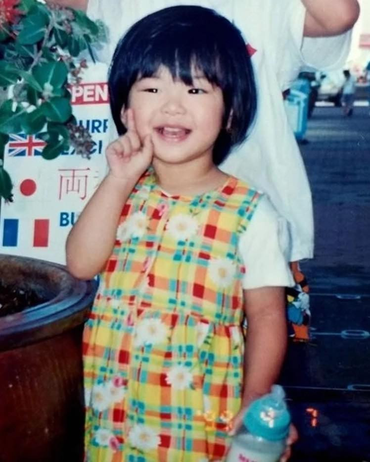 Rosé đăng tải ảnh hồi nhỏ của BlackPink, cô gửi lời yêu thương và cảm ơn đến bốn thành viên đã đã vất vả trong 10 năm qua chứ không chỉ 7 năm. “BlackPink chính thức tròn 7 tuổi, tôi tự hào về các thành viên. Cảm ơn các bạn đã tin tưởng chúng tôi suốt thời gian qua”.