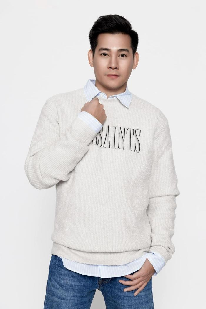 Phùng Ngọc Huy sau khi cạo trọc. Ảnh: FBNV.