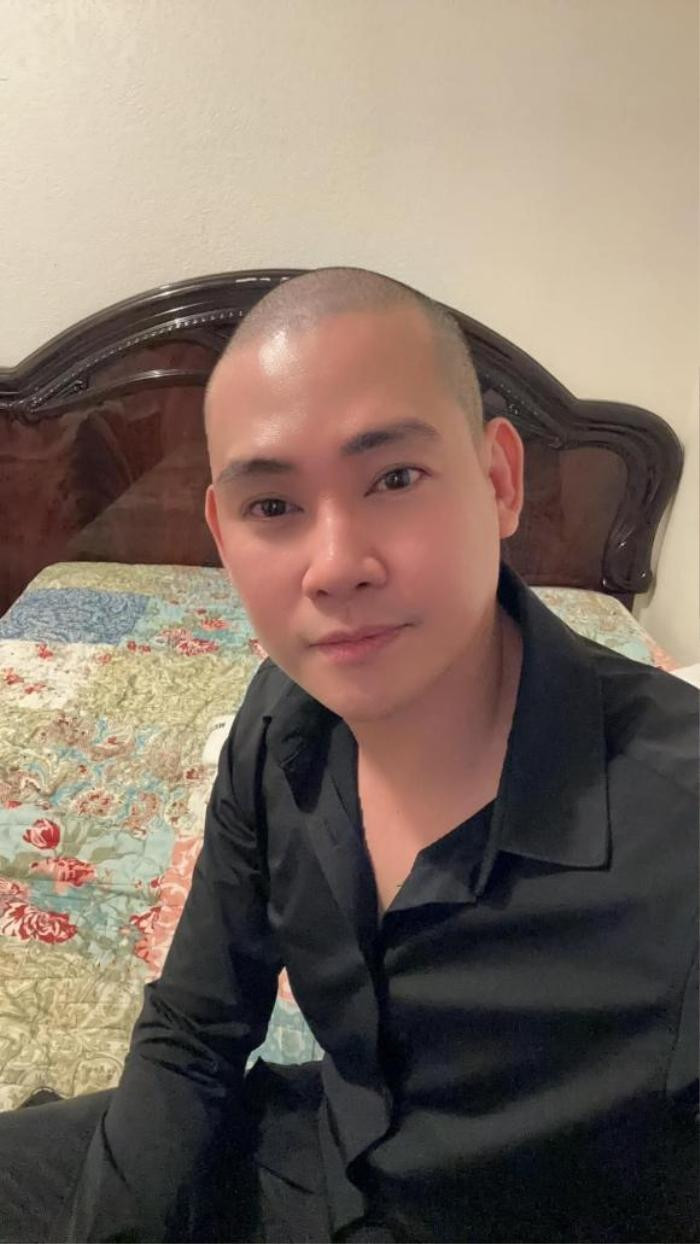 Phùng Ngọc Huy sau khi cạo trọc. Ảnh: FBNV.