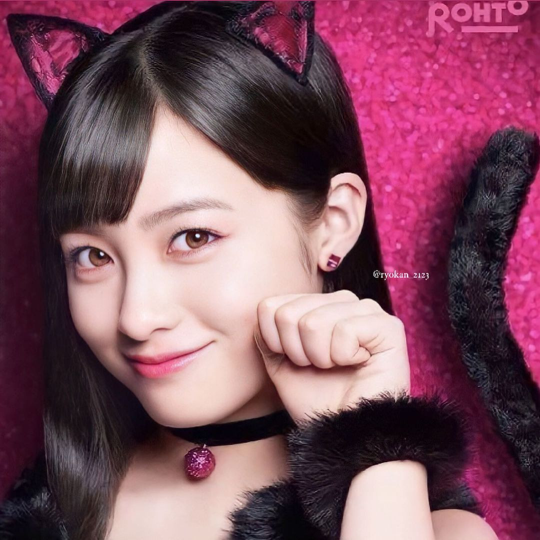 Sự nghiệp khởi sắc, thăng tiến qua từng năm. Cô đắt show quảng cáo, nhiều lời mời đóng phim, vào top hình mẫu và trở thành thần tượng vạn người mê vượt lãnh thổ Nhật Bản.