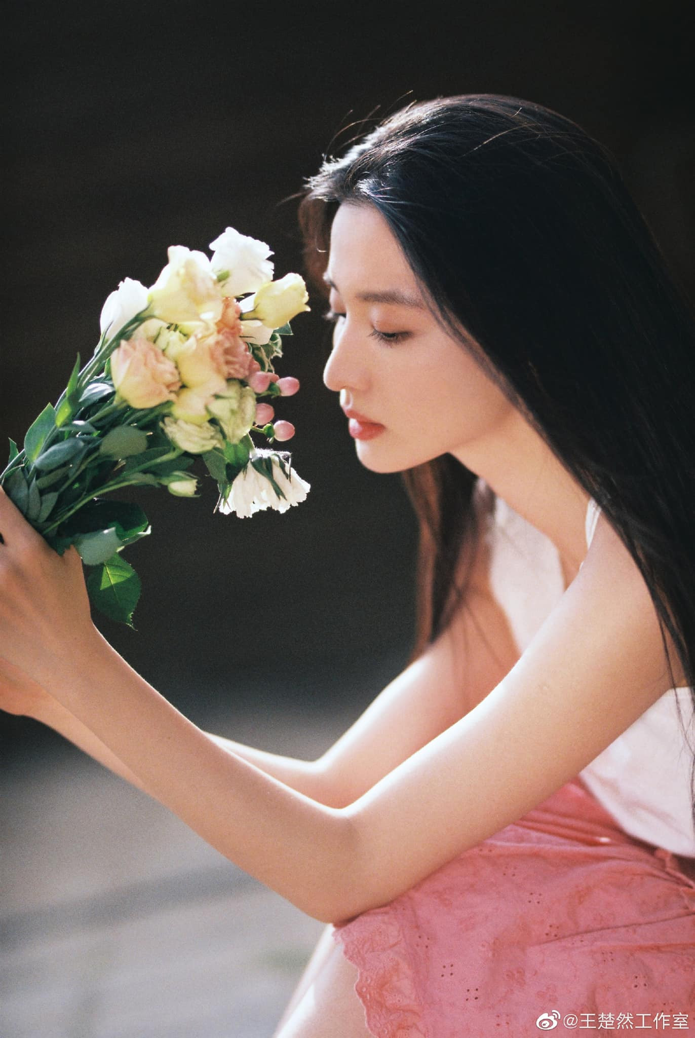 Mỹ nhân 24 tuổi bén duyên nghệ thuật sớm, cô có cho mình gia tài diễn xuất khá đồ sộ như Tướng quân ở trên ta ở dưới, Thanh bình nhạc, Yến vân đài, Lạc hoa thì tiết, Thượng thực nhưng chưa để lại ấn tượng sâu đậm hay đủ để kéo danh tiếng của nữ diễn viên lên hàng sao hạng A. Mỹ nhân 24 tuổi bén duyên nghệ thuật sớm, cô có cho mình gia tài diễn xuất khá đồ sộ như Tướng quân ở trên ta ở dưới, Thanh bình nhạc, Yến vân đài, Lạc hoa thì tiết, Thượng thực nhưng chưa để lại ấn tượng sâu đậm hay đủ để kéo danh tiếng của nữ diễn viên lên hàng sao hạng A.