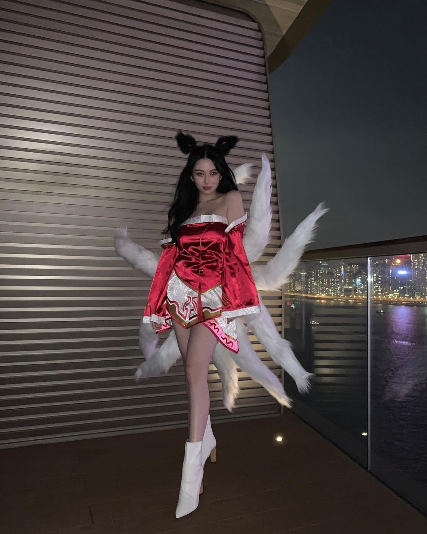 Thẩm Nguyệt tự tin với hình thể gợi cảm. Cô "cân" được nhiều phong cách thời trang khác nhau, hướng tới hình ảnh quyến rũ, trưởng thành nhưng không kém phần năng động. Nhiều hình ảnh đời thường được người đẹp sinh năm 2001 chia sẻ trên trang cá nhân hút sự quan tâm của công chúng. Thẩm Nguyệt tự tin với hình thể gợi cảm. Cô "cân" được nhiều phong cách thời trang khác nhau, hướng tới hình ảnh quyến rũ, trưởng thành nhưng không kém phần năng động. Nhiều hình ảnh đời thường được người đẹp sinh năm 2001 chia sẻ trên trang cá nhân hút sự quan tâm của công chúng.