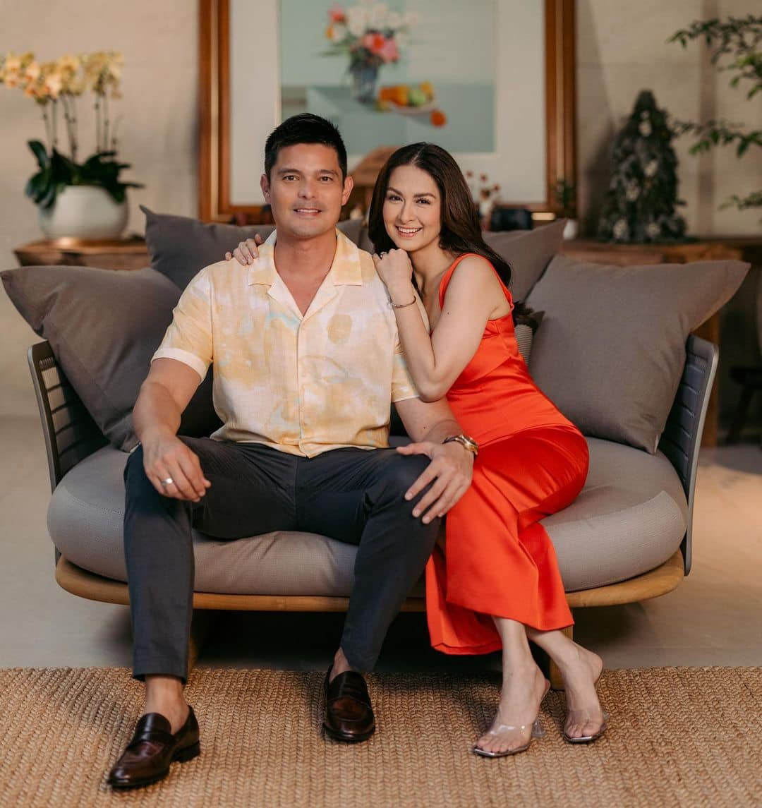 Gia đình nghệ sĩ gửi lời chúc mừng năm mới hạnh phúc đến khán giả. Gia đình nghệ sĩ gửi lời chúc mừng năm mới hạnh phúc đến khán giả.