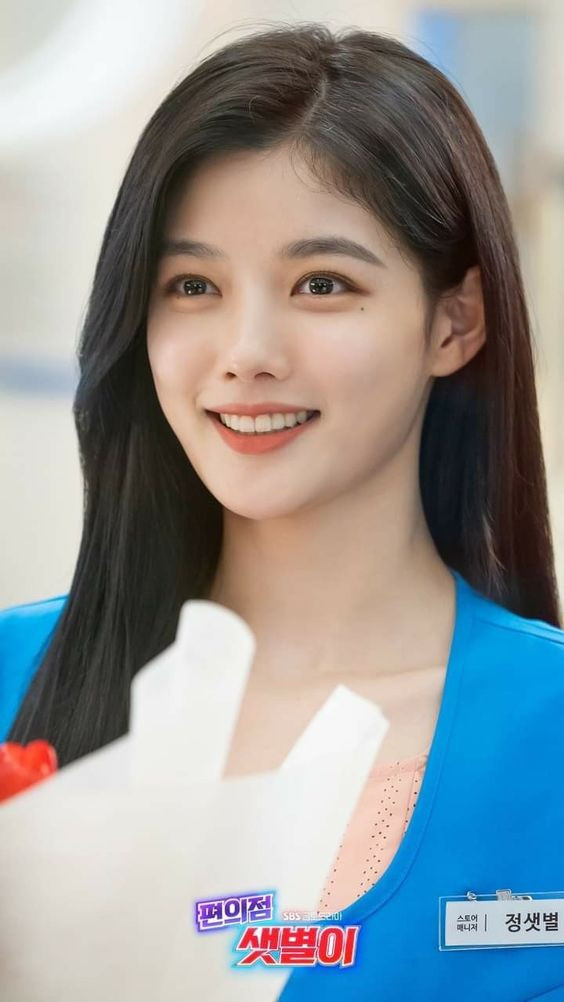 Sau thời gian này, Kim Yoo Jung chật vật trong việc tìm kịch bản phim phù hợp. Những bộ phim như Cô tiên dọn dẹp, Cửa hàng tiện lợi Saet Byul, phim điện ảnh The Night of the 8th Day… liên tiếp nhận thất bại. Thậm chí Cửa hàng tiện lợi Saet Byul còn bị nhận xét là phim “rác” khi có nhiều cảnh 18+ khiến hình ảnh trong sáng của Yoo Jung bị ảnh hưởng.