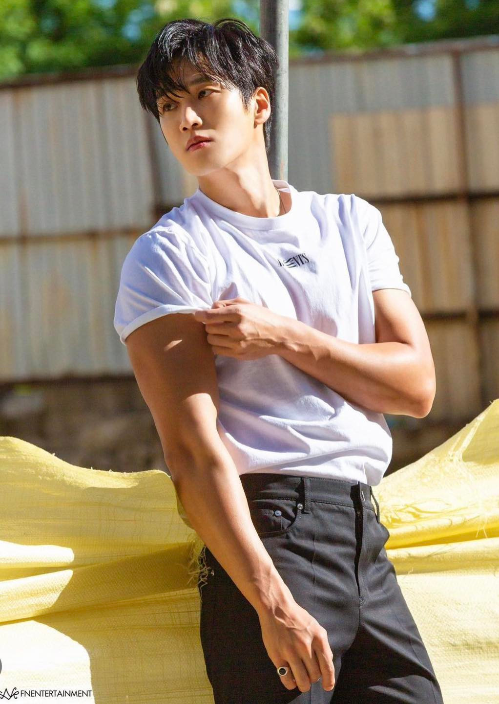 Ahn Bo Hyun từng theo đuổi quyền Anh chuyên nghiệp. Ảnh: News1, IG. Ahn Bo Hyun từng theo đuổi quyền Anh chuyên nghiệp. Ảnh: News1, IG.