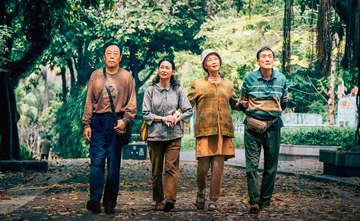 Nghê Đại Hồng, Huệ Anh Hồng, Diệp Đồng và Lương Gia Huy (từ trái sang phải). Ảnh: HK01. Nghê Đại Hồng, Huệ Anh Hồng, Diệp Đồng và Lương Gia Huy (từ trái sang phải). Ảnh: HK01.