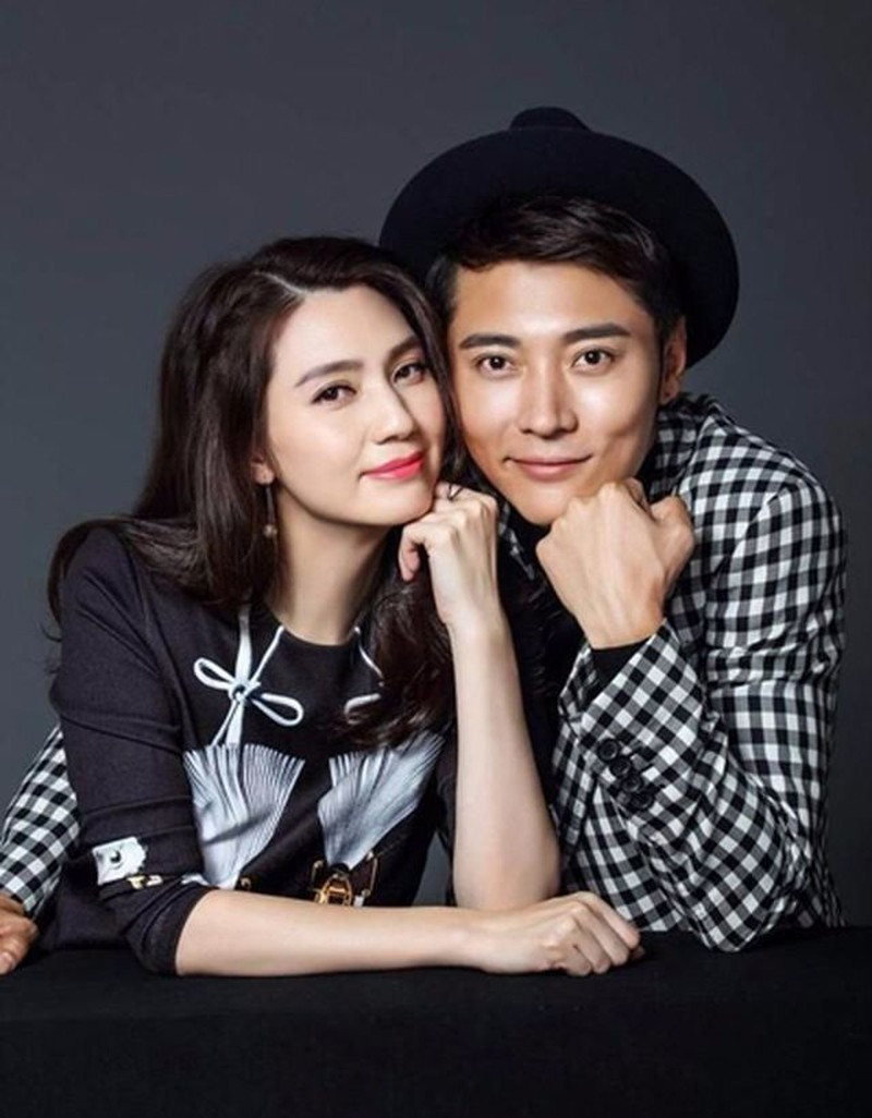 Tất Oánh – trợ lý đồng thời cũng là bồ nhí của Trương Đan Phong (trái) là &quot;tiểu tam&quot; chen ngang vào cuộc tình của Hồng Hân và chồng.