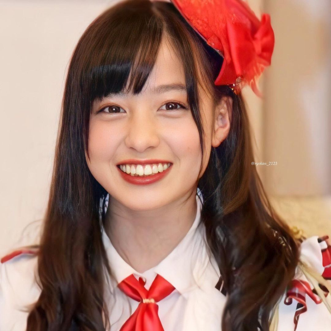 Tuy nhiên, những danh xưng của Kanna gây không ít tranh cãi, nhiều người cho rằng vẻ đẹp của cô chưa đủ xuất sắc, showbiz Nhật không thiếu gương mặt nổi bật hơn.