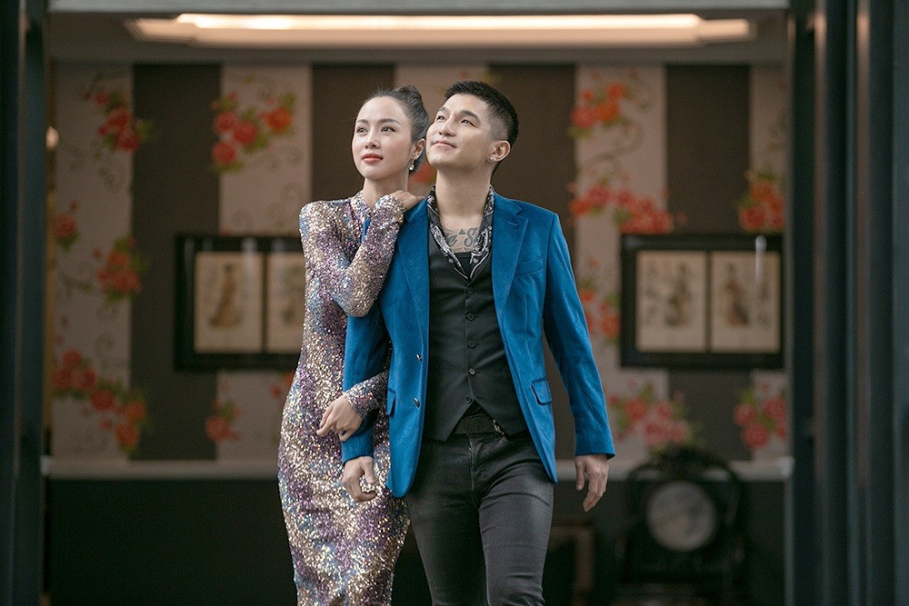 Vũ Ngọc Anh - Cường Seven nên duyên khi tham gia dự án điện ảnh Lôi báo (2017). Tuy nhiên họ giữ kín chuyện tình cảm và công khai vào 2 năm sau đó, Cường Seven tỏ tình Ngọc Anh tại Đà Nẵng. Nữ diễn viên chia sẻ cô thay đổi nhiều vì tình yêu và dám làm mất hình tượng để bị xấu đi cũng vì tình yêu. Thời điểm này, cả hai muốn tập trung phát triển sự nghiệp, chưa muốn kết hôn.