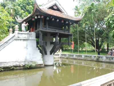 Hồ Linh Chiểu vắng sen hai năm nay. Hồ Linh Chiểu vắng sen hai năm nay