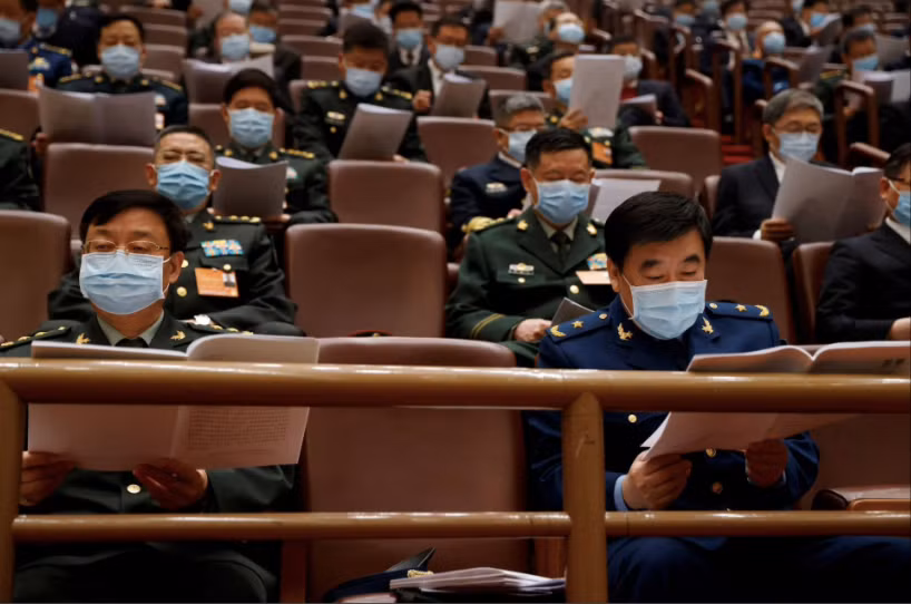 Các đại biểu quân đội Trung Quốc dự kỳ họp của quốc hội ngày 5/3. (Ảnh: Reuters)