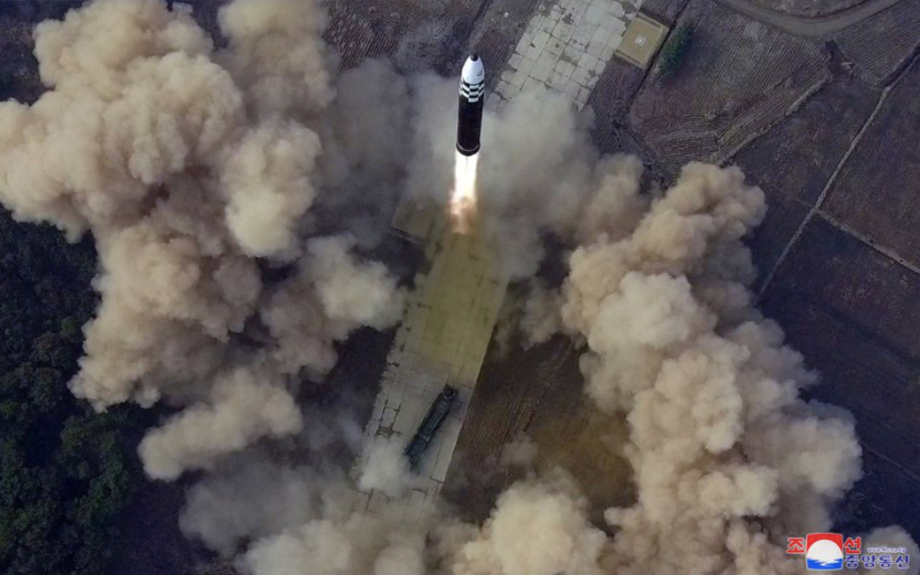 Một bức ảnh về vụ phóng thử Hwasong-17 được báo chí Triều Tiên đăng tải. (Ảnh: KCNA)