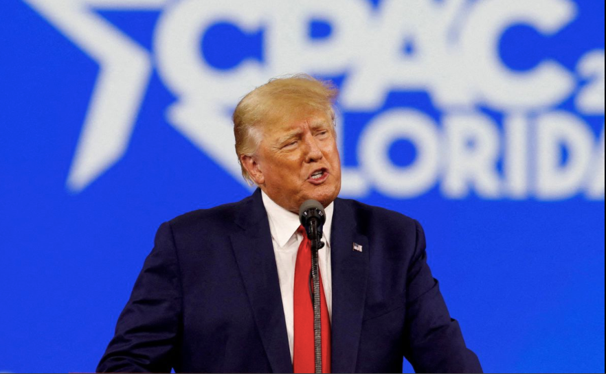 Cựu Tổng thống Mỹ Donald Trump vừa đệ đơn kiện cựu Ngoại trưởng Hillary Clinton. (Ảnh: Reuters)