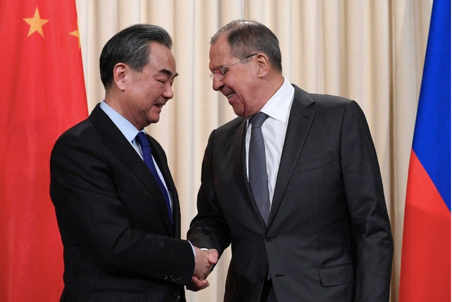 Ngoại trưởng Nga và Trung Quốc trong một dịp gặp. (Ảnh: Xinhua) Ngoại trưởng Nga và Trung Quốc trong một dịp gặp. (Ảnh: Xinhua)