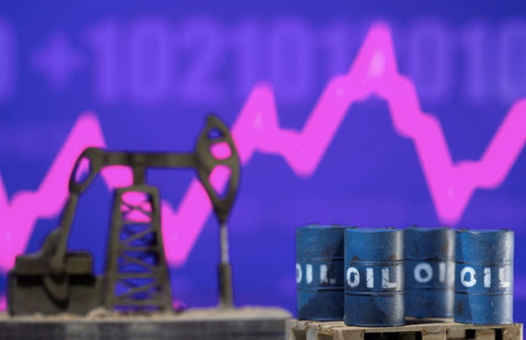 Giá dầu có thể tiếp tục tăng nữa vì nhân tố Iran chưa chắc chắn. (Đồ hoạ: Reuters) Giá dầu có thể tiếp tục tăng nữa vì nhân tố Iran chưa chắc chắn. (Đồ hoạ: Reuters)