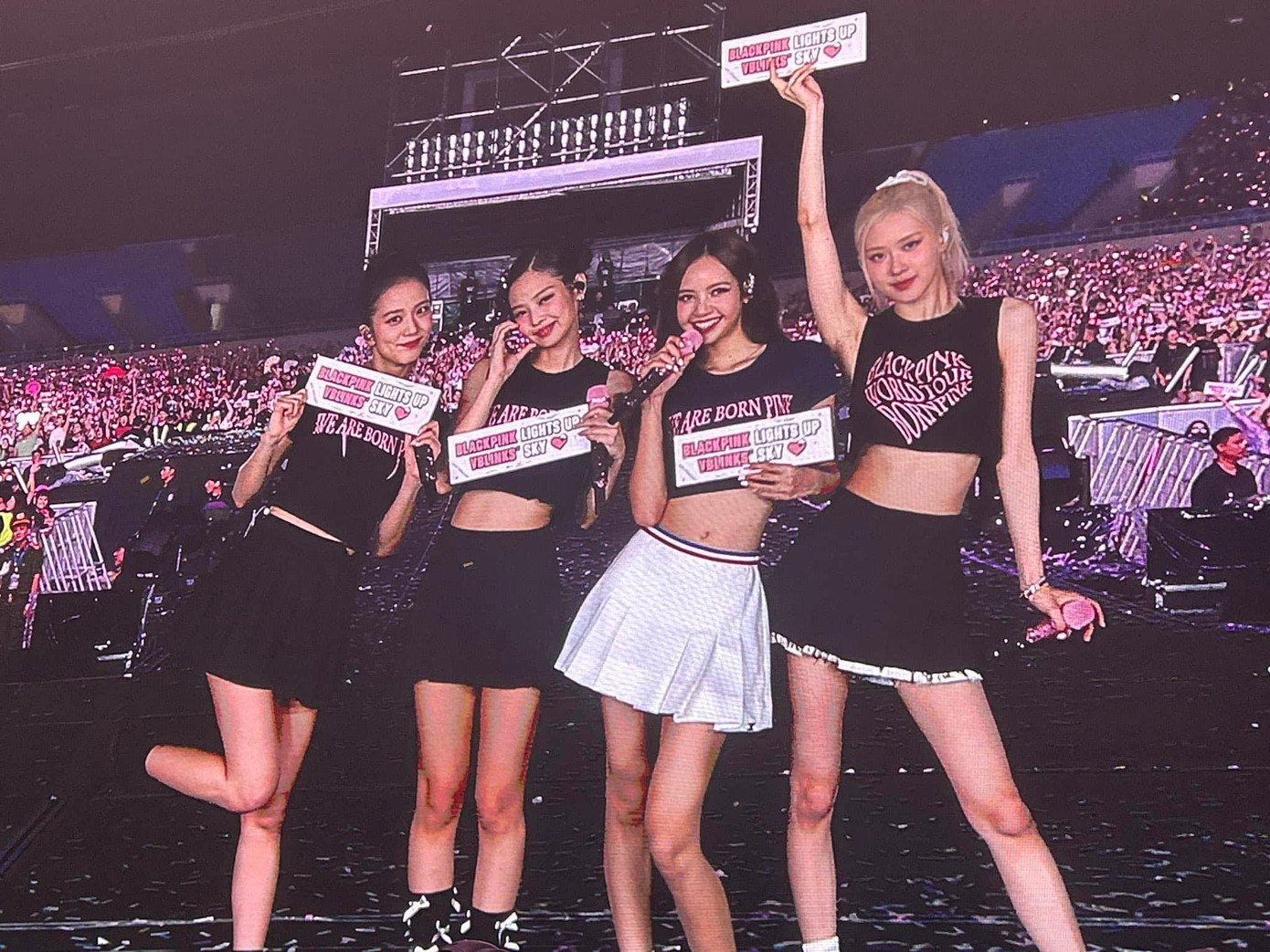 BlackPink kết thúc tour Born Pink trong tháng 8.