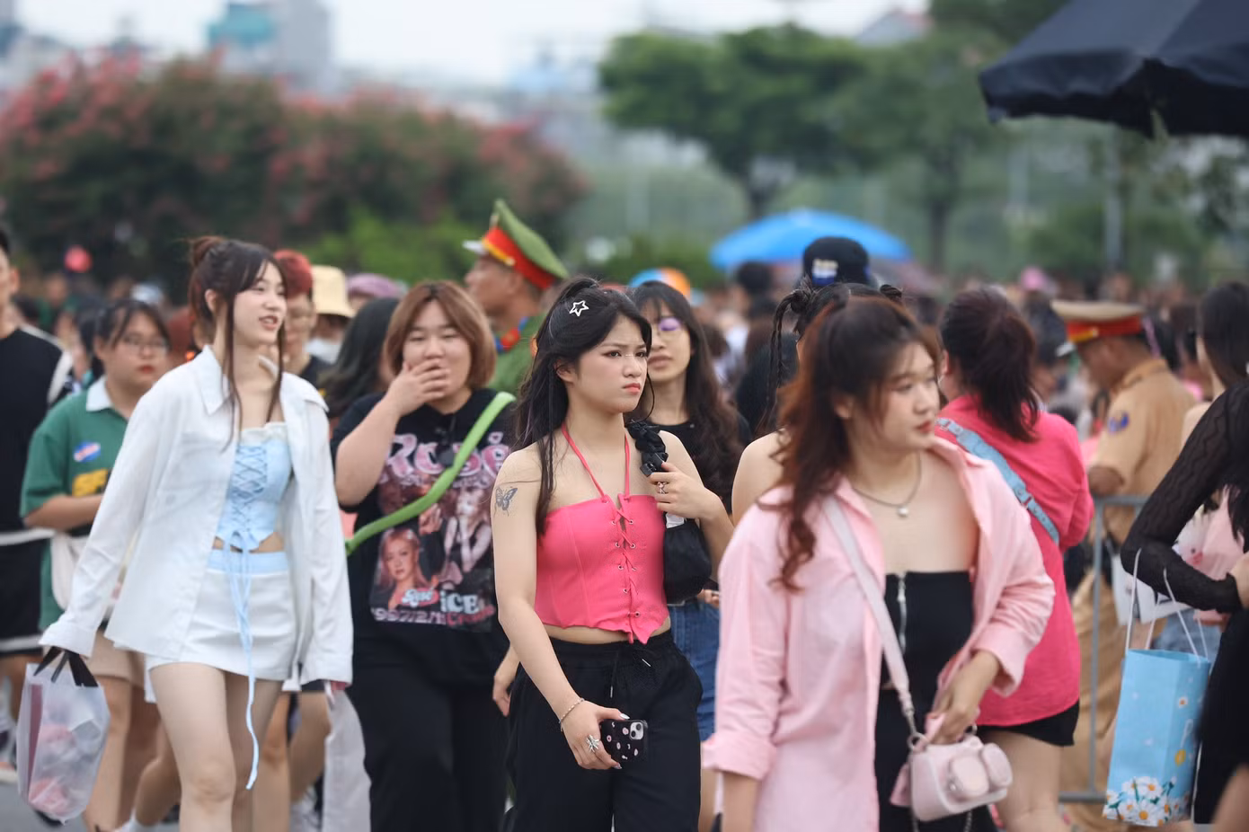 BlackPink: 'Bánh mì, phở và bún chả Việt Nam rất ngon' ảnh 42