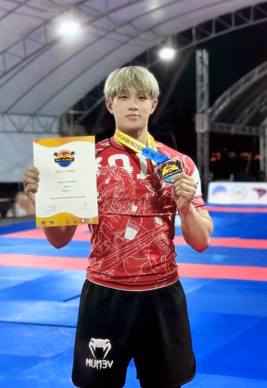 Những hình ảnh thi đấu, đoạt giải cực ấn tượng của Nguyễn Tiến Triển. Ảnh: FBNV