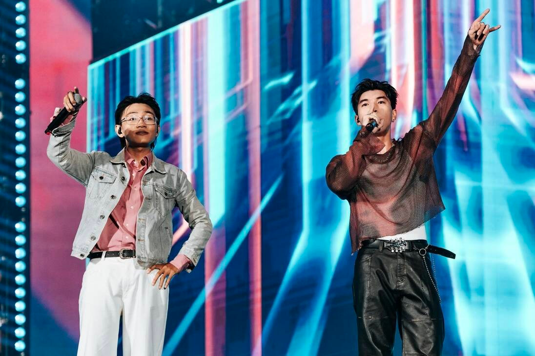 Manbo chung tổ đội với HIEUTHUHAI. Manbo chung tổ đội với HIEUTHUHAI.