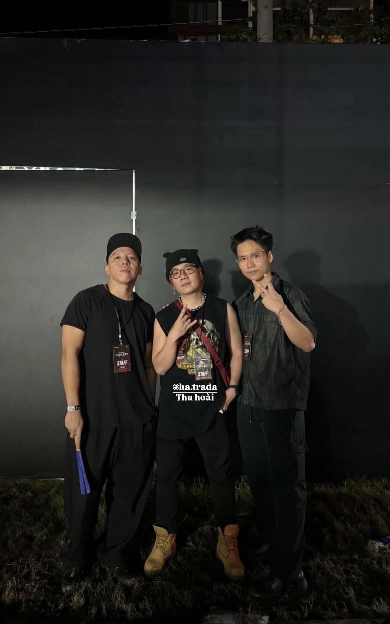 Touliver cùng Kriss Ngo tham dự concert Chông Gai, gặp gỡ các anh em trong hậu trường. Ảnh: Threads Touliver Touliver cùng Kriss Ngo tham dự concert Chông Gai, gặp gỡ các anh em trong hậu trường. Ảnh: Threads Touliver