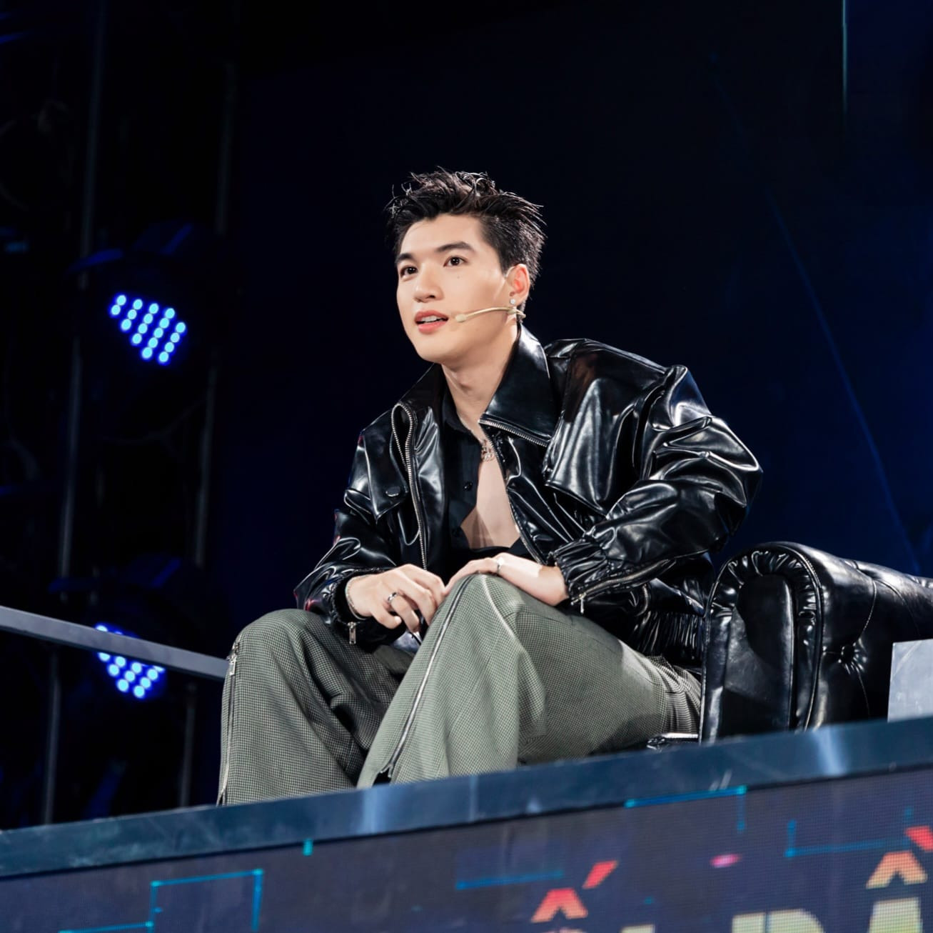 Hành trình nỗ lực trong 4 năm qua của HIEUTHUHAI hiện hữu rõ ràng, không thể chối bỏ. Hành trình nỗ lực trong 4 năm qua của HIEUTHUHAI hiện hữu rõ ràng, không thể chối bỏ.