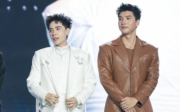 Fan các Anh Trai "Say Hi" tích cực kêu gọi bình chọn. Ảnh: VieON