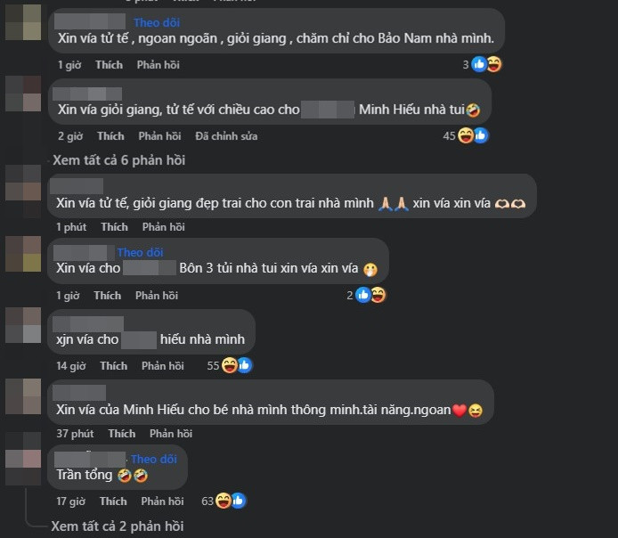 Khán giả tràn vào thành tâm "xin vía" cho bản thân hay con cái. Khán giả tràn vào thành tâm "xin vía" cho bản thân hay con cái.