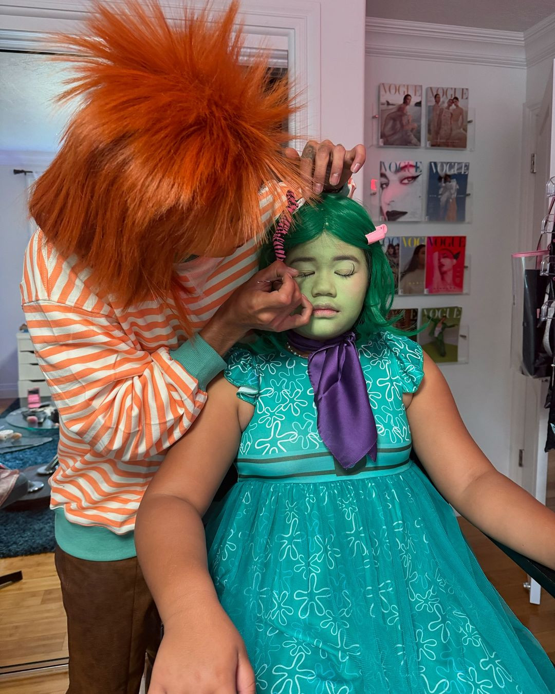 Ảnh hậu trường hài hước không kém. Ảnh: IGNV.