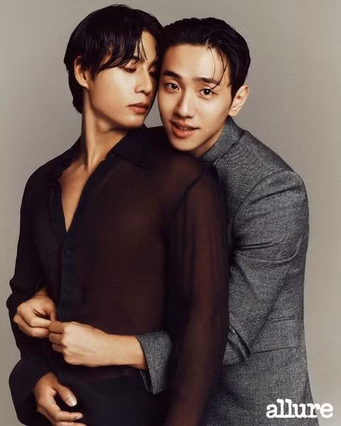 Cặp đôi đầu tư hết mình cho vai diễn. Ảnh: Allure Korea Cặp đôi đầu tư hết mình cho vai diễn. Ảnh: Allure Korea