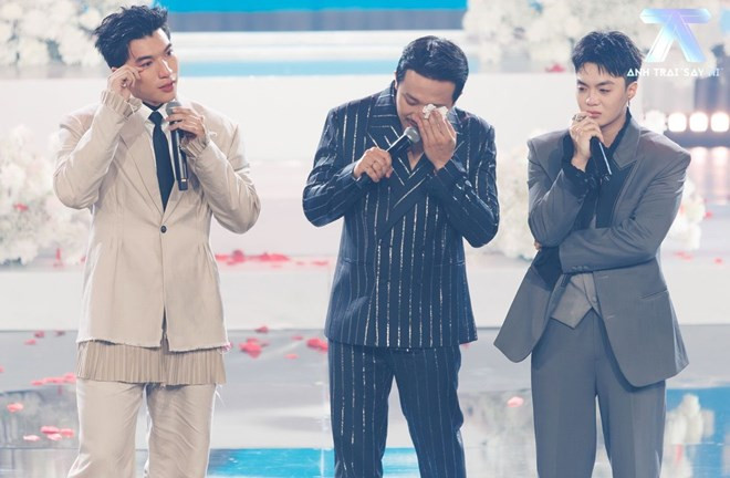 Việc HIEUTHUHAI "nổi tiếng nhưng vẫn không quên anh em" từng được chia sẻ bởi Negav và HURRYKNG trong Anh Trai "Say Hi". Ảnh: VieON Việc HIEUTHUHAI "nổi tiếng nhưng vẫn không quên anh em" từng được chia sẻ bởi Negav và HURRYKNG trong Anh Trai "Say Hi". Ảnh: VieON