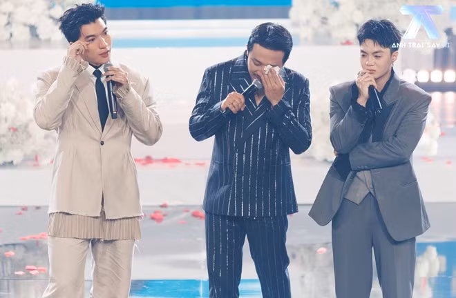 Việc HIEUTHUHAI "nổi tiếng nhưng vẫn không quên anh em" từng được chia sẻ bởi Negav và HURRYKNG trong Anh Trai "Say Hi". Ảnh: VieON