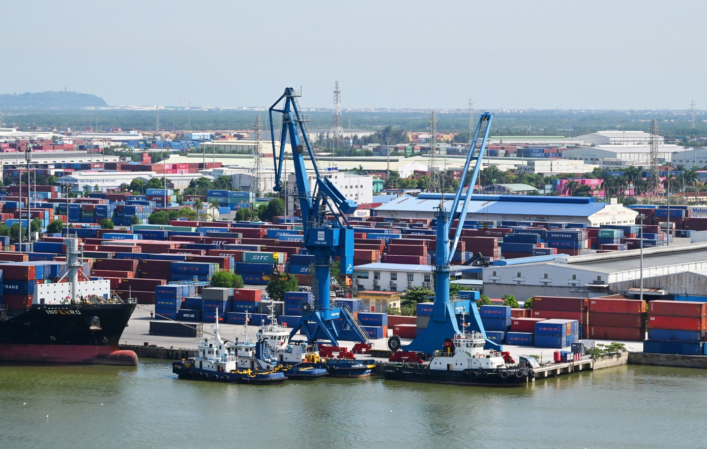 Cước vận tải biển đi châu Âu và Bờ Đông tăng chóng mặt khiến doanh nghiệp xuất khẩu gặp khó khăn