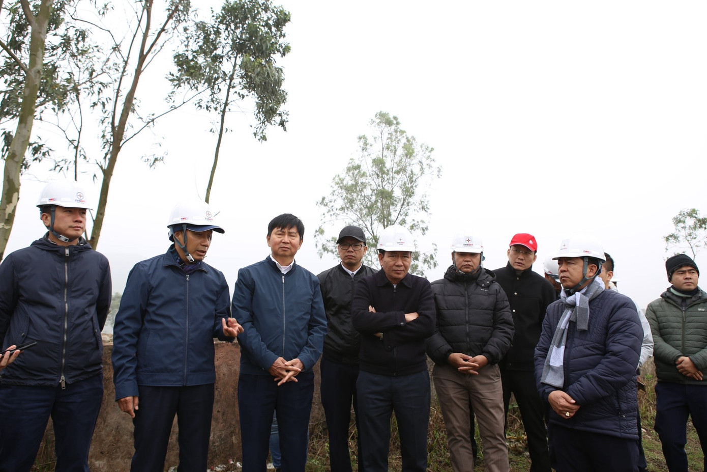 Chủ tịch EVNNPT yêu cầu thay ngay nhà thầu để triển khai 2 vị trí móng cọc chậm tiến độ.