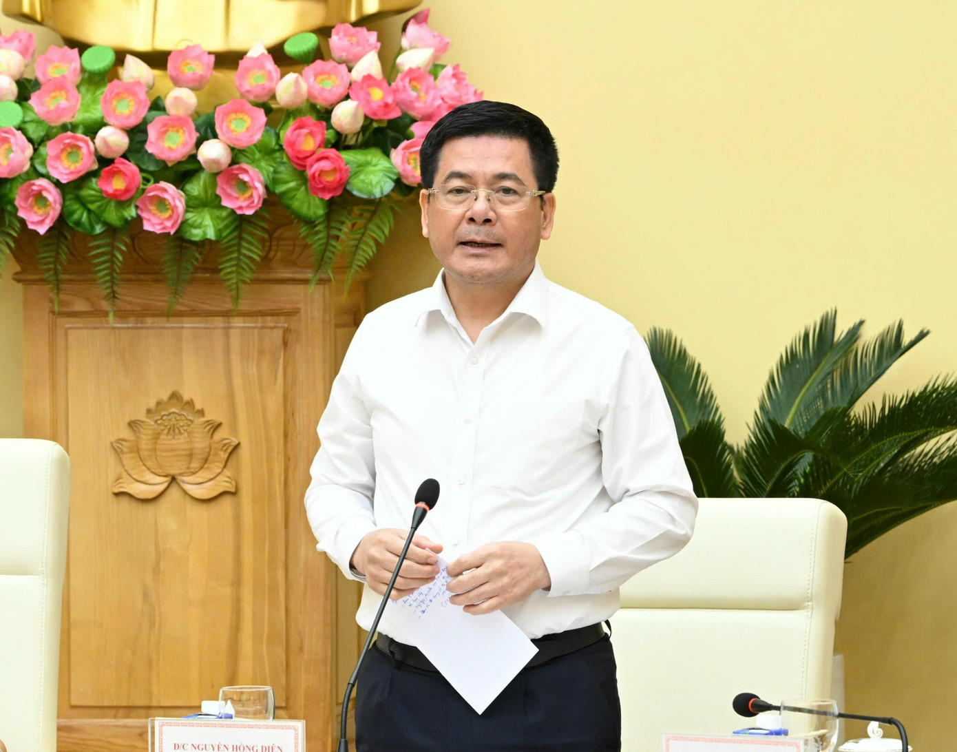 Bộ trưởng Công Thương nêu nhiều vấn đề khó khăn mà ngành phải đối mặt thời gian qua. Bộ trưởng Công Thương nêu nhiều vấn đề khó khăn mà ngành phải đối mặt thời gian qua.