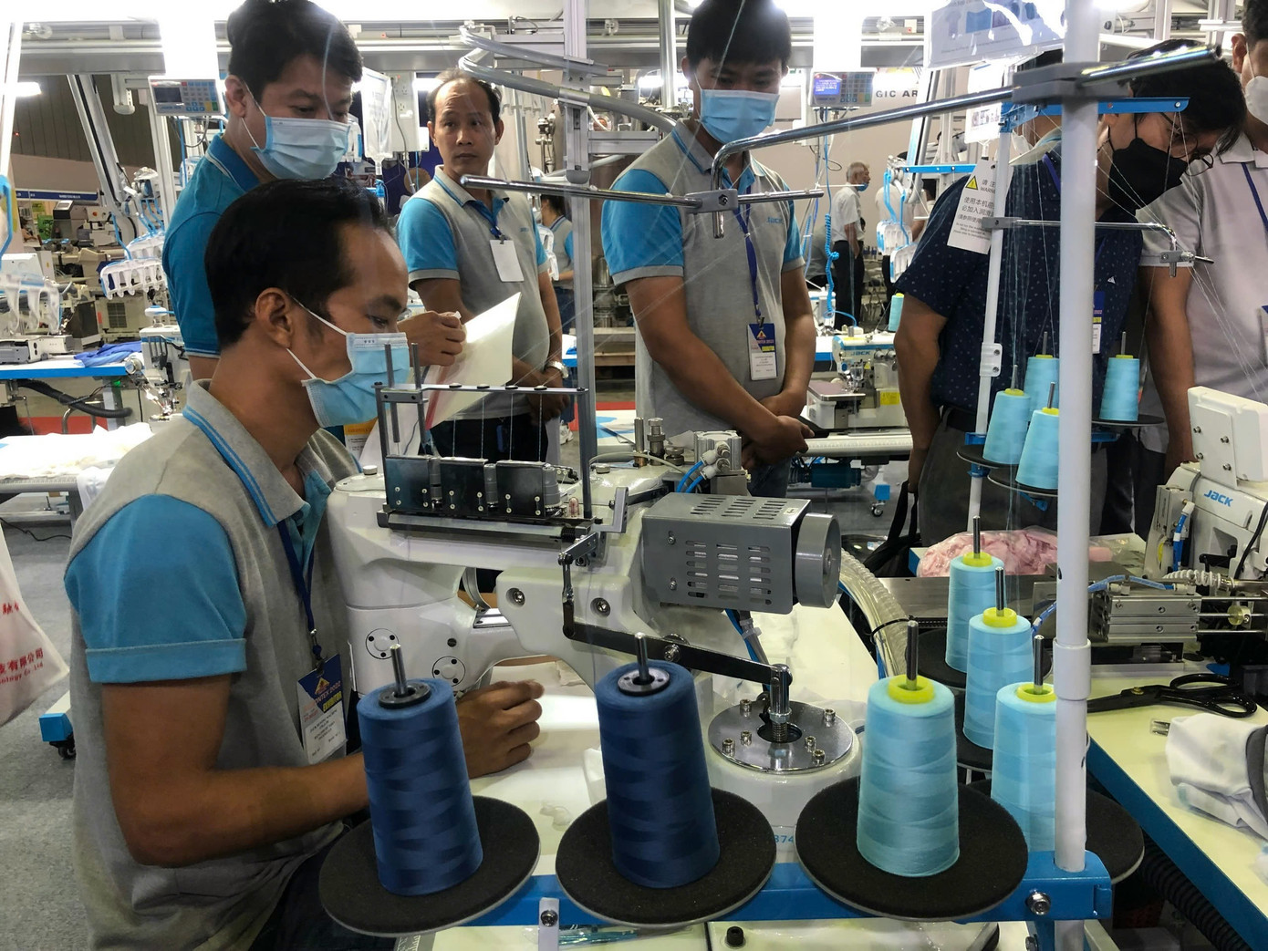 TPHCM tăng cường các giải pháp trợ lực, hỗ trợ doanh nghiệp công nghiệp hỗ trợ. Ảnh: Uyên Phương