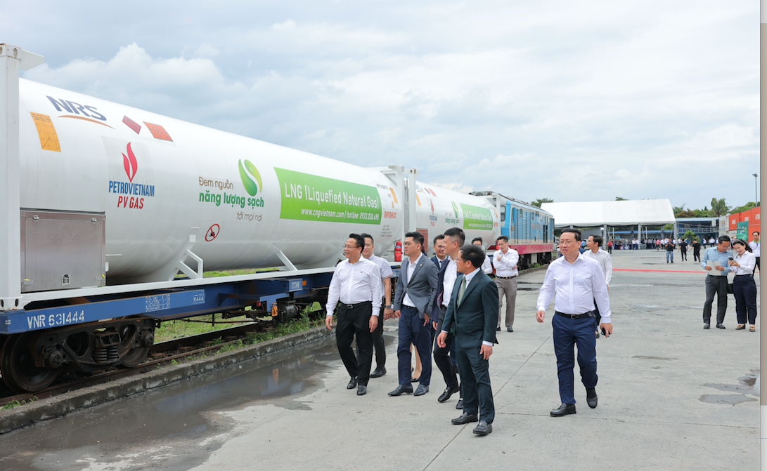 Dự kiến, từ nay đến cuối năm 2024, mỗi tháng VNR sẽ chuyên chở khoảng từ 60 đến 120 ISO Tank từ Nam ra Bắc.