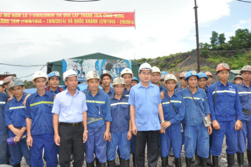 Chủ tịch MTTQ Việt Nam Nguyễn Thiện Nhân thăm, làm việc với Tập đoàn TKV ảnh 3